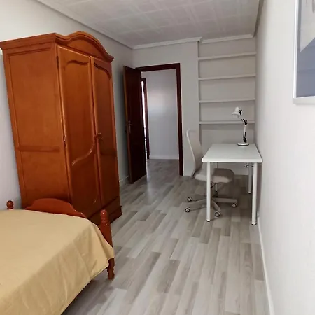 Lägenhet En El Cabanyal Enfrente De La Marina Real Valencia