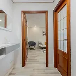 En El Cabanyal Enfrente De La Marina Real Apartmán *