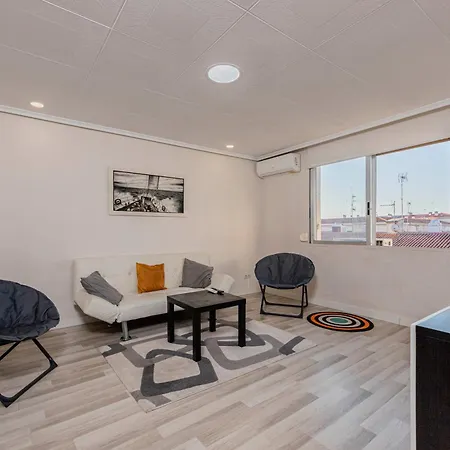 Apartmán En El Cabanyal Enfrente De La Marina Real